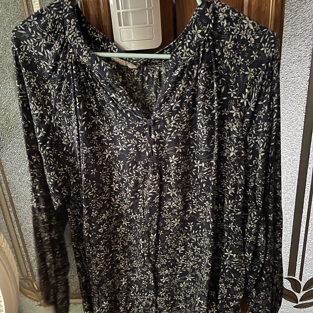 Elegant Black and White Ruched Long Sleeve Blouse
